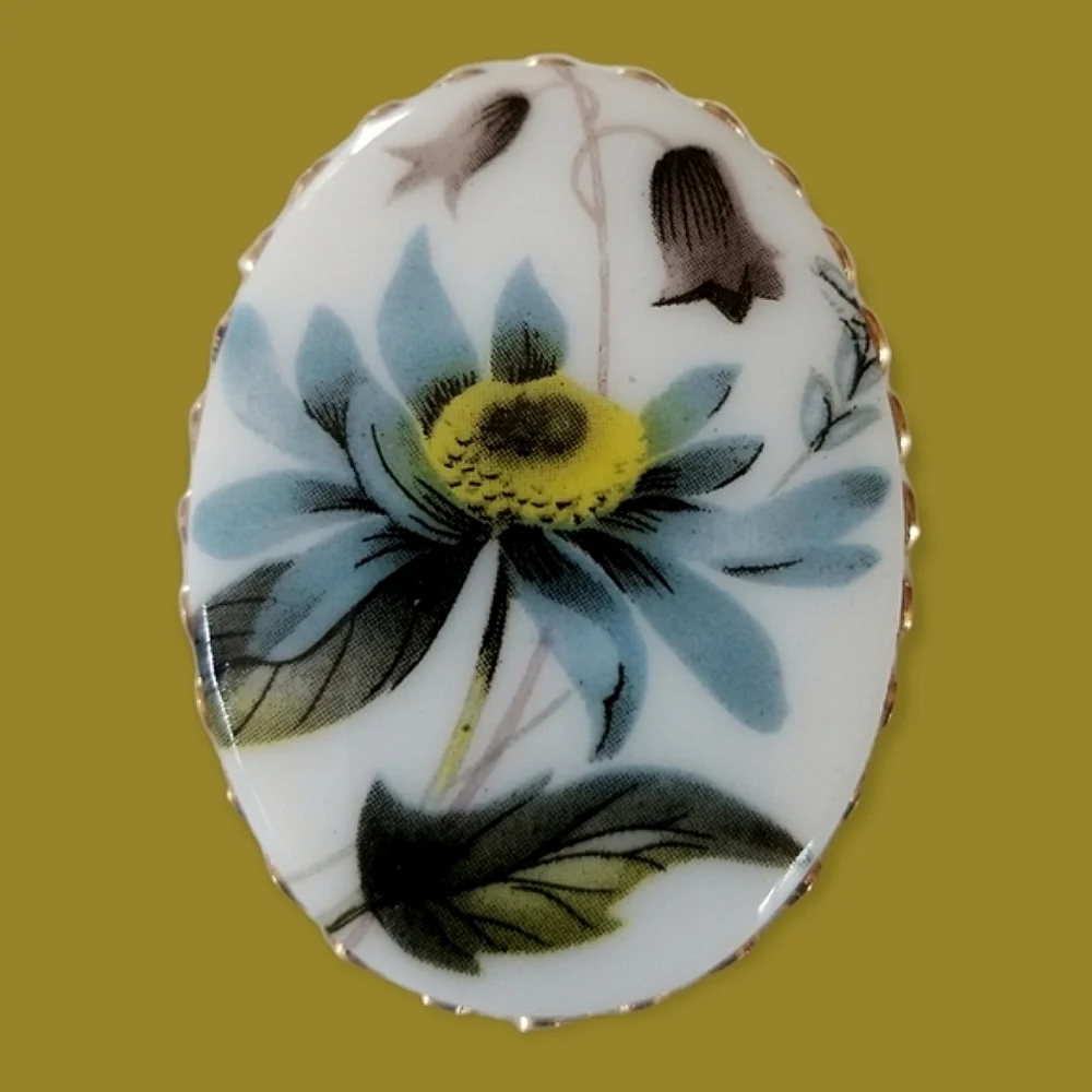 Vintage Mid Century Glass Cabachon Gold Tone Flower Brooch